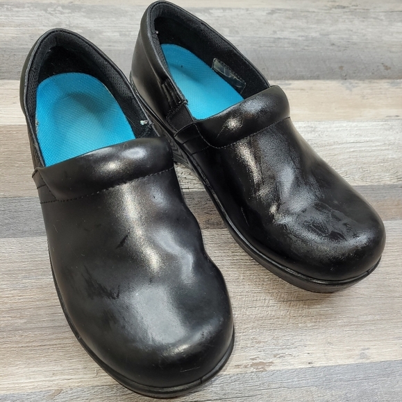 Dr. Scholl's Black Oil Slip Resistant Work Clogs Women's 8 Leather - Picture 1 of 10
